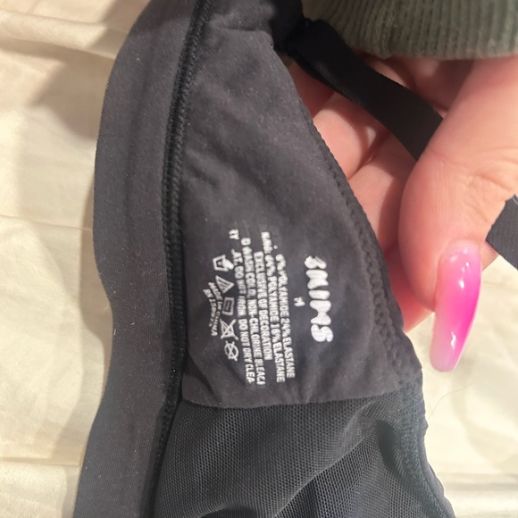 Skims fits everybody crossover bralette size medium - Picture 6 of 6